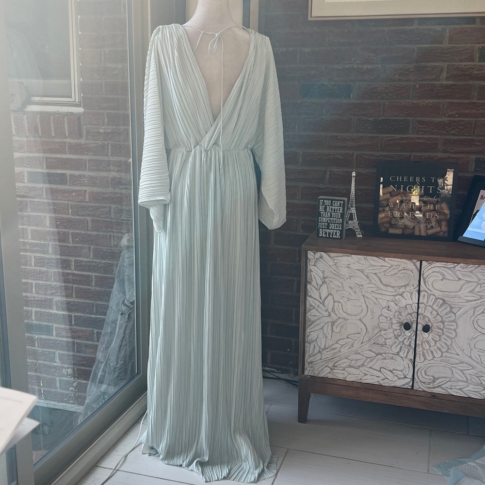 Significant Other Akila Plissé Cut-Out Maxi Dress Size 6 NWT - Picture 8 of 9